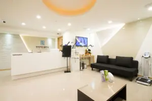 따뜻한 오렌지 포인트 모던 클리닉 인테리어